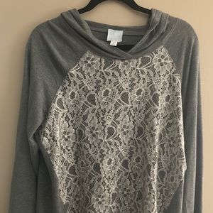 Sunday gray with off white patterned lace